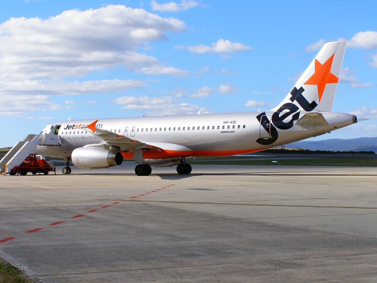 Vé máy bay Qui Nhơn Sài Gòn của Jetstar giá rẻ