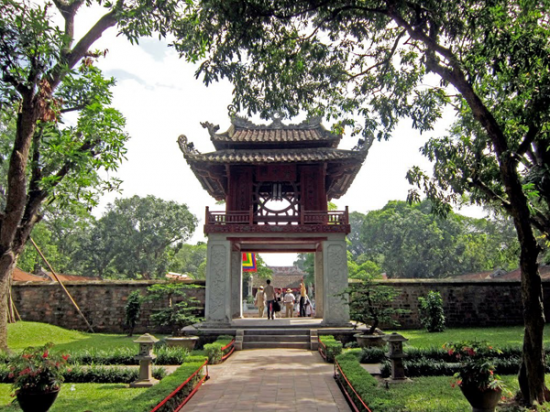  Vé máy bay đi Hà Nội giá bao nhiêu?